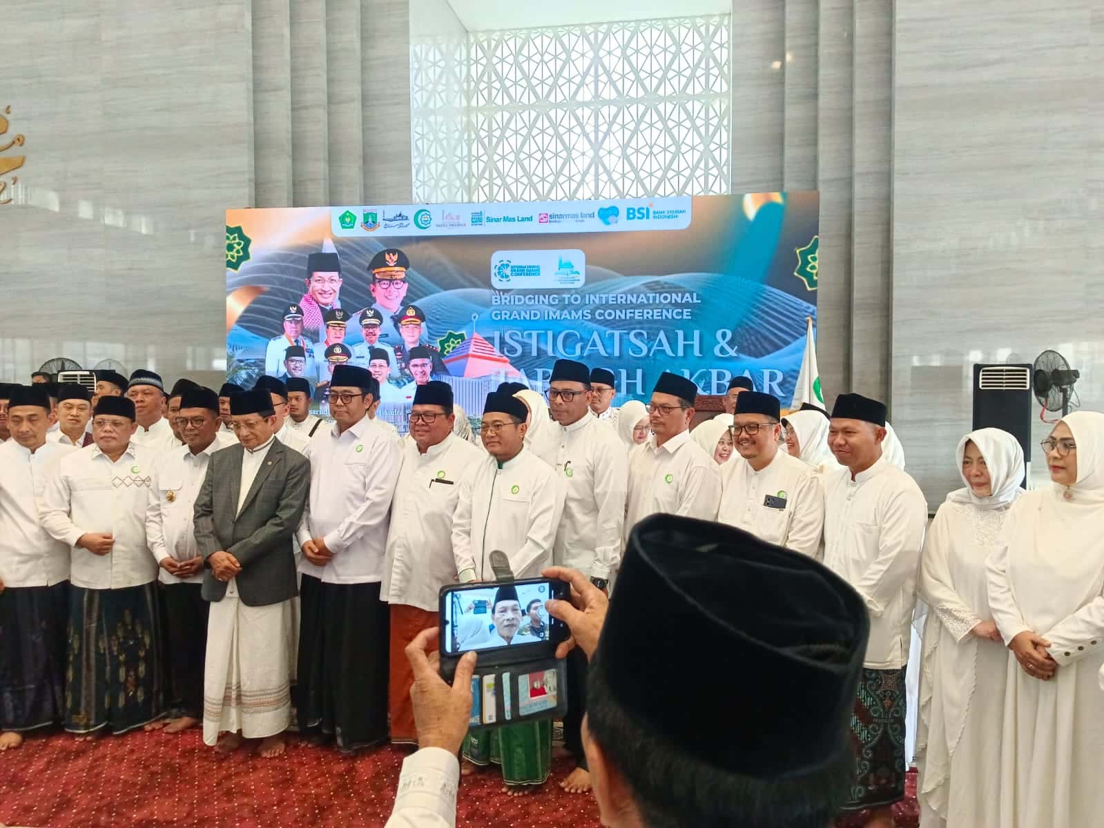 Imam Ideal di Era Digital: Jangkar Spiritual dan Penggerak Umat Berbasis Data