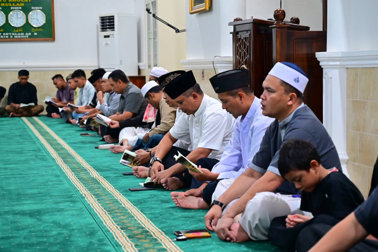 Ustad untuk Pengajian Keluarga